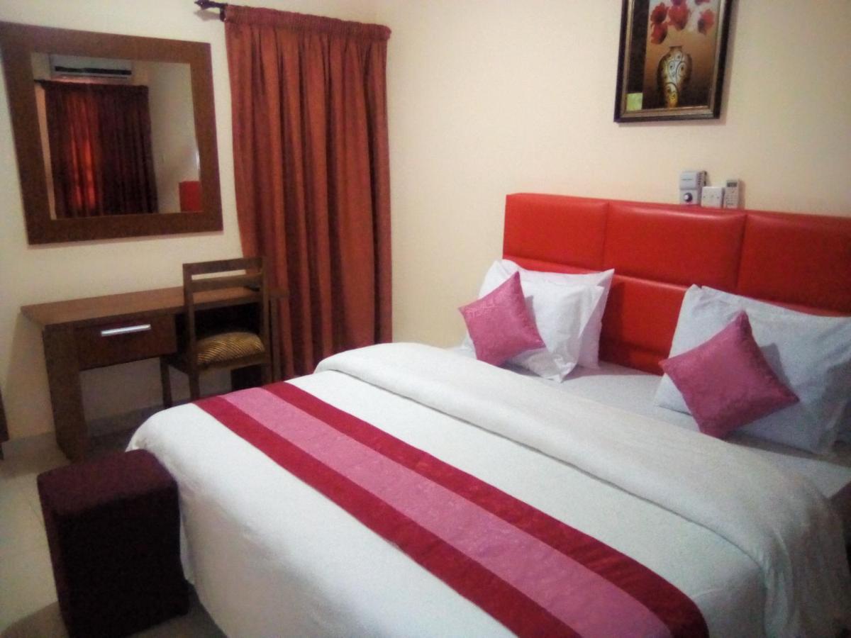 Rhogem Hotel Sekondi-Takoradi ภายนอก รูปภาพ
