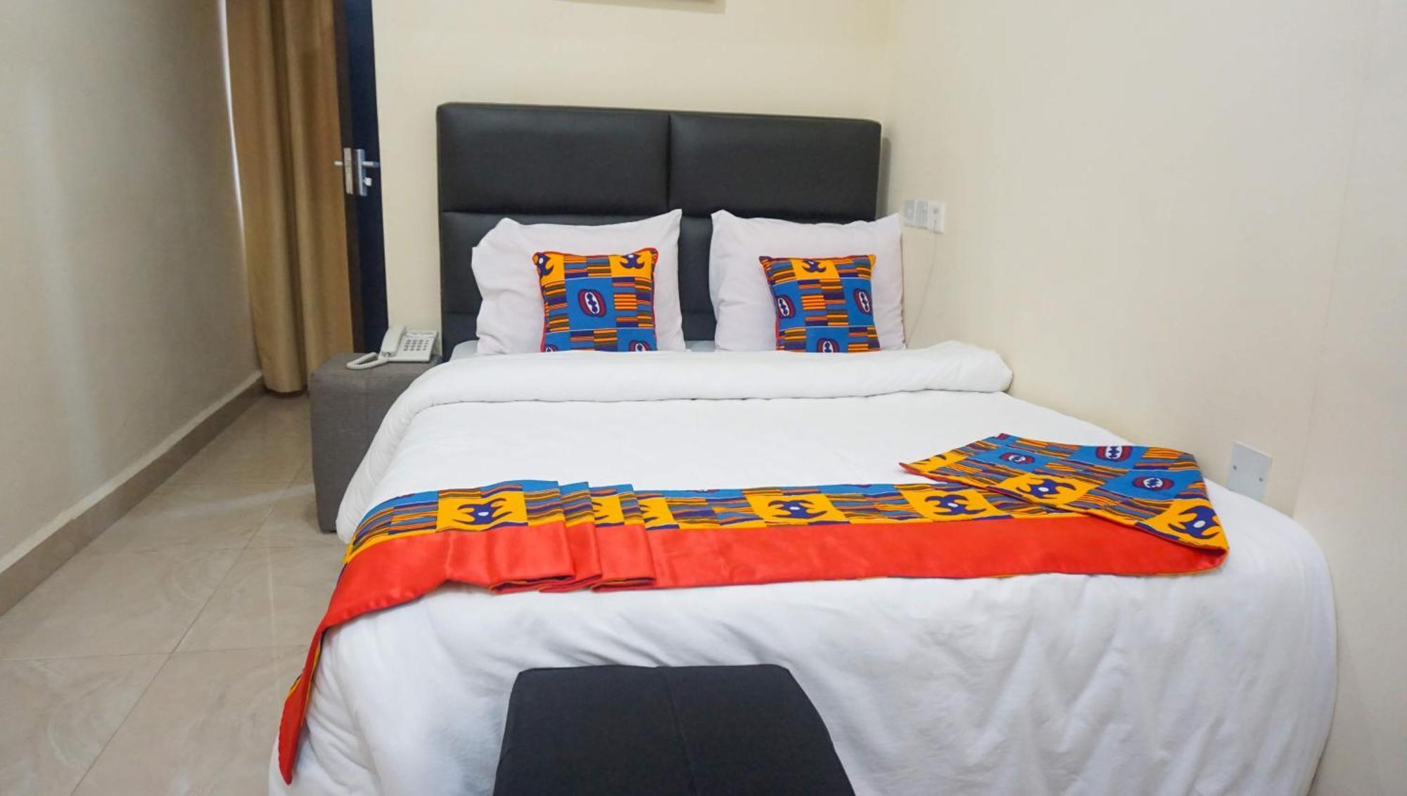 Rhogem Hotel Sekondi-Takoradi ภายนอก รูปภาพ