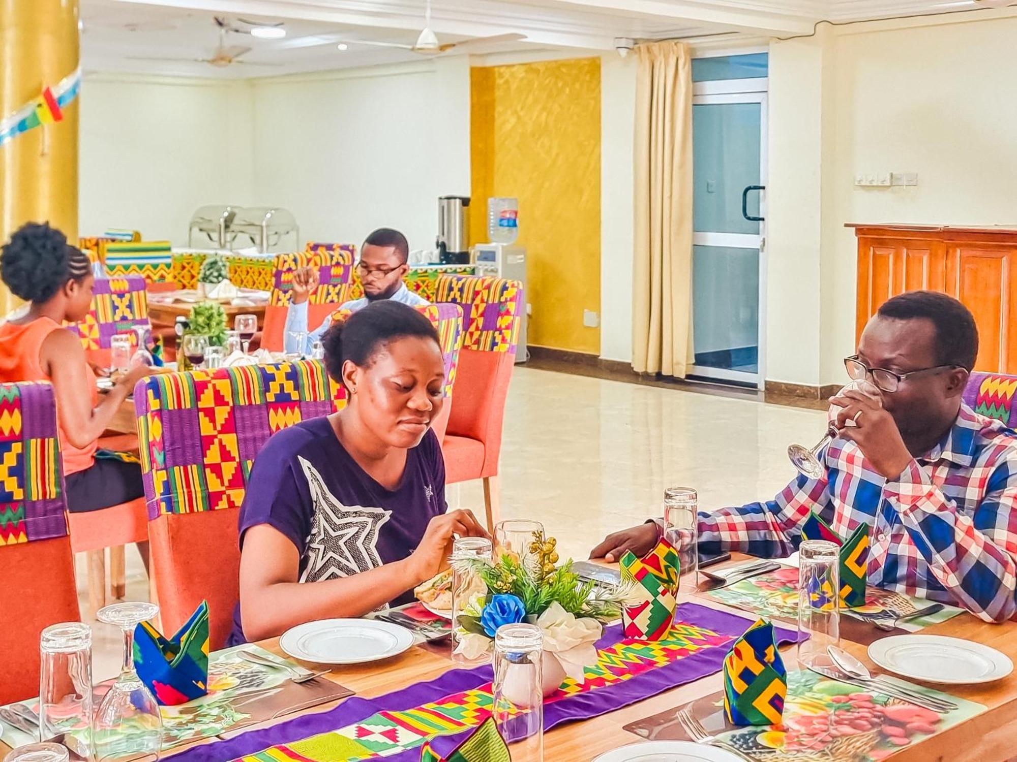 Rhogem Hotel Sekondi-Takoradi ภายนอก รูปภาพ