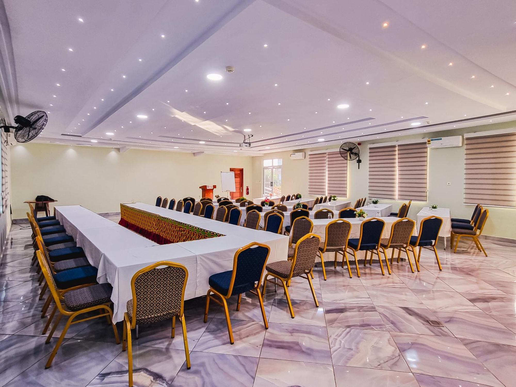 Rhogem Hotel Sekondi-Takoradi ภายนอก รูปภาพ