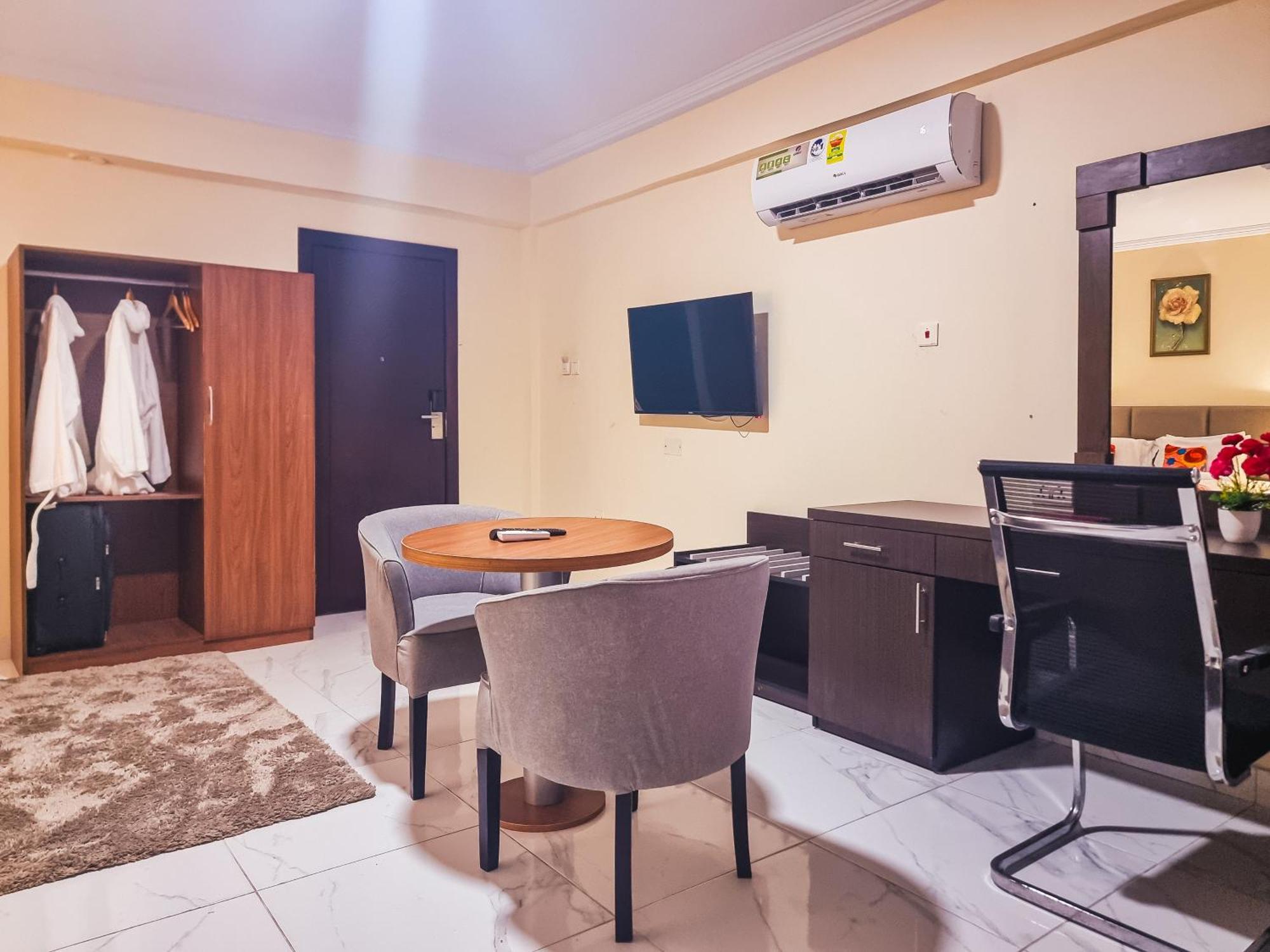 Rhogem Hotel Sekondi-Takoradi ภายนอก รูปภาพ