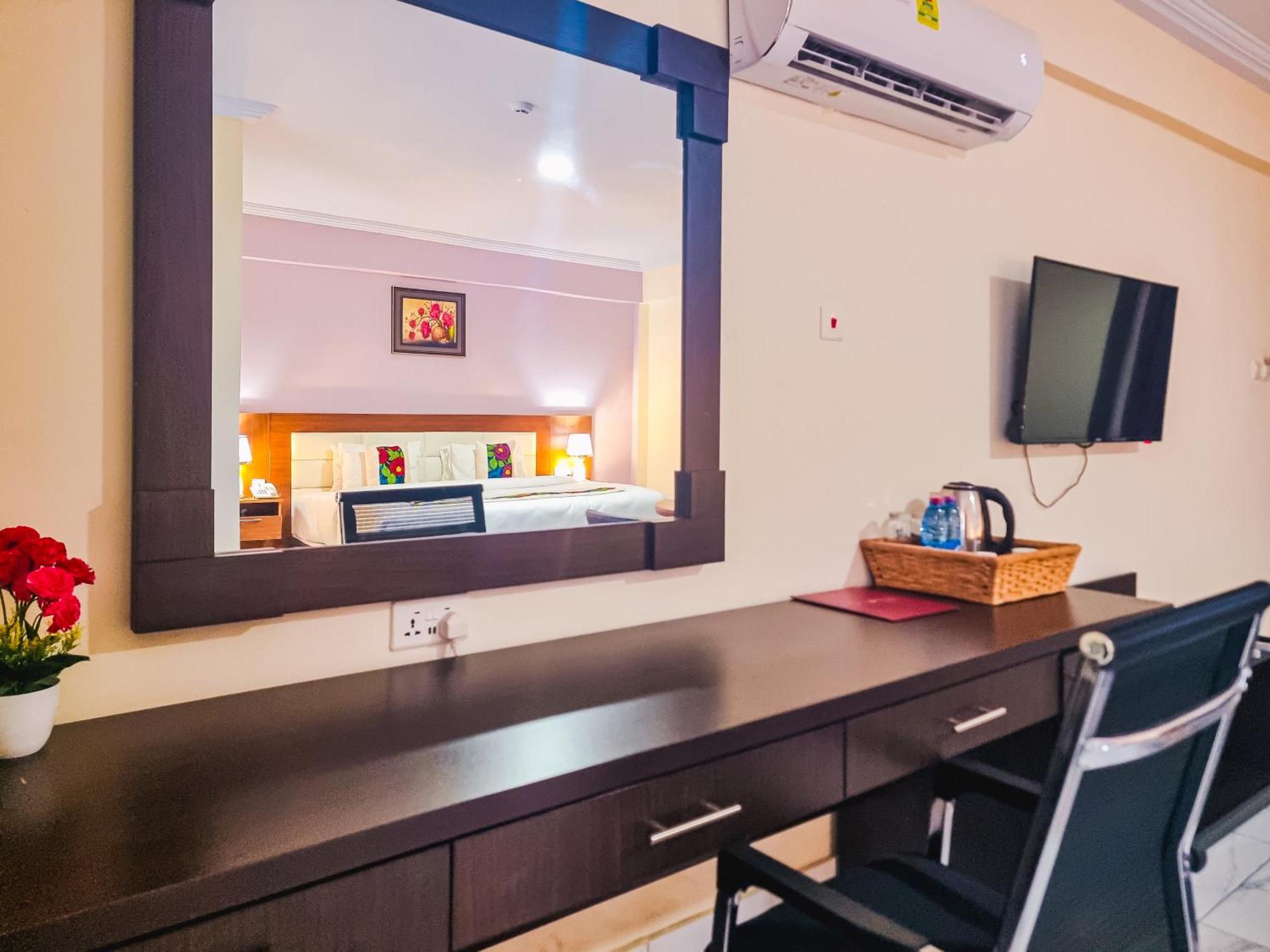 Rhogem Hotel Sekondi-Takoradi ภายนอก รูปภาพ