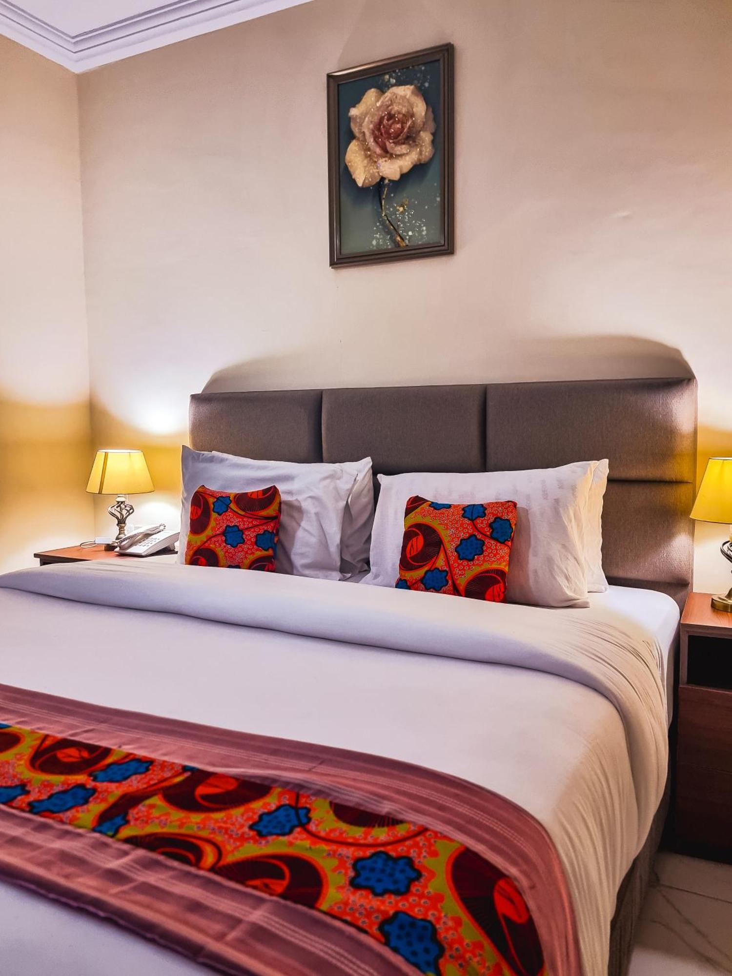 Rhogem Hotel Sekondi-Takoradi ภายนอก รูปภาพ