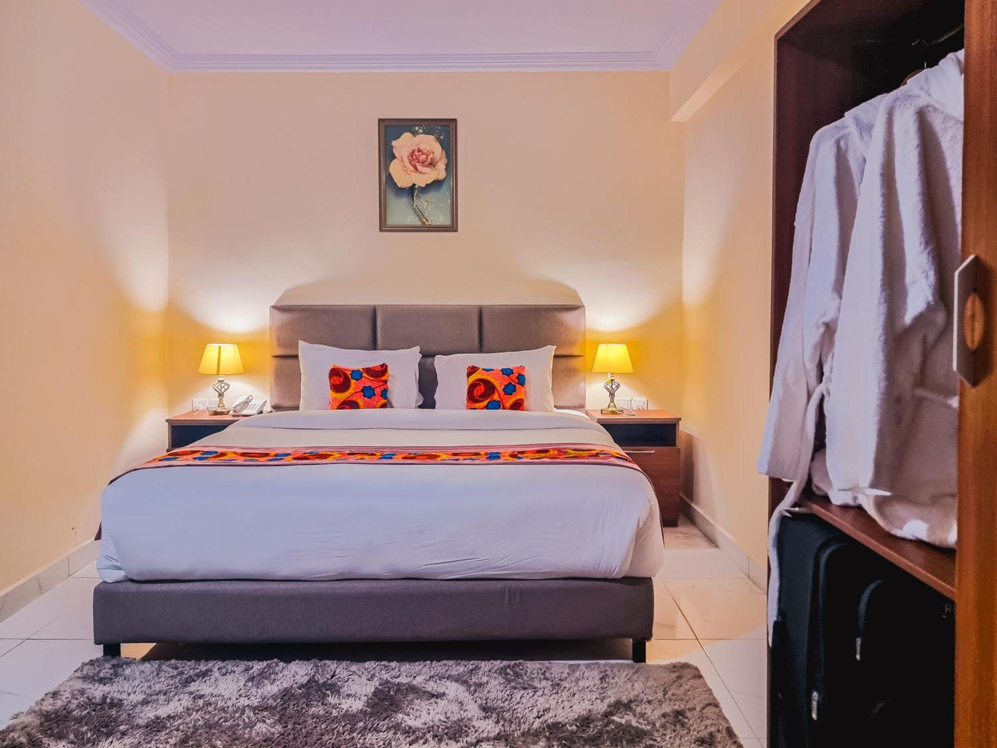 Rhogem Hotel Sekondi-Takoradi ภายนอก รูปภาพ