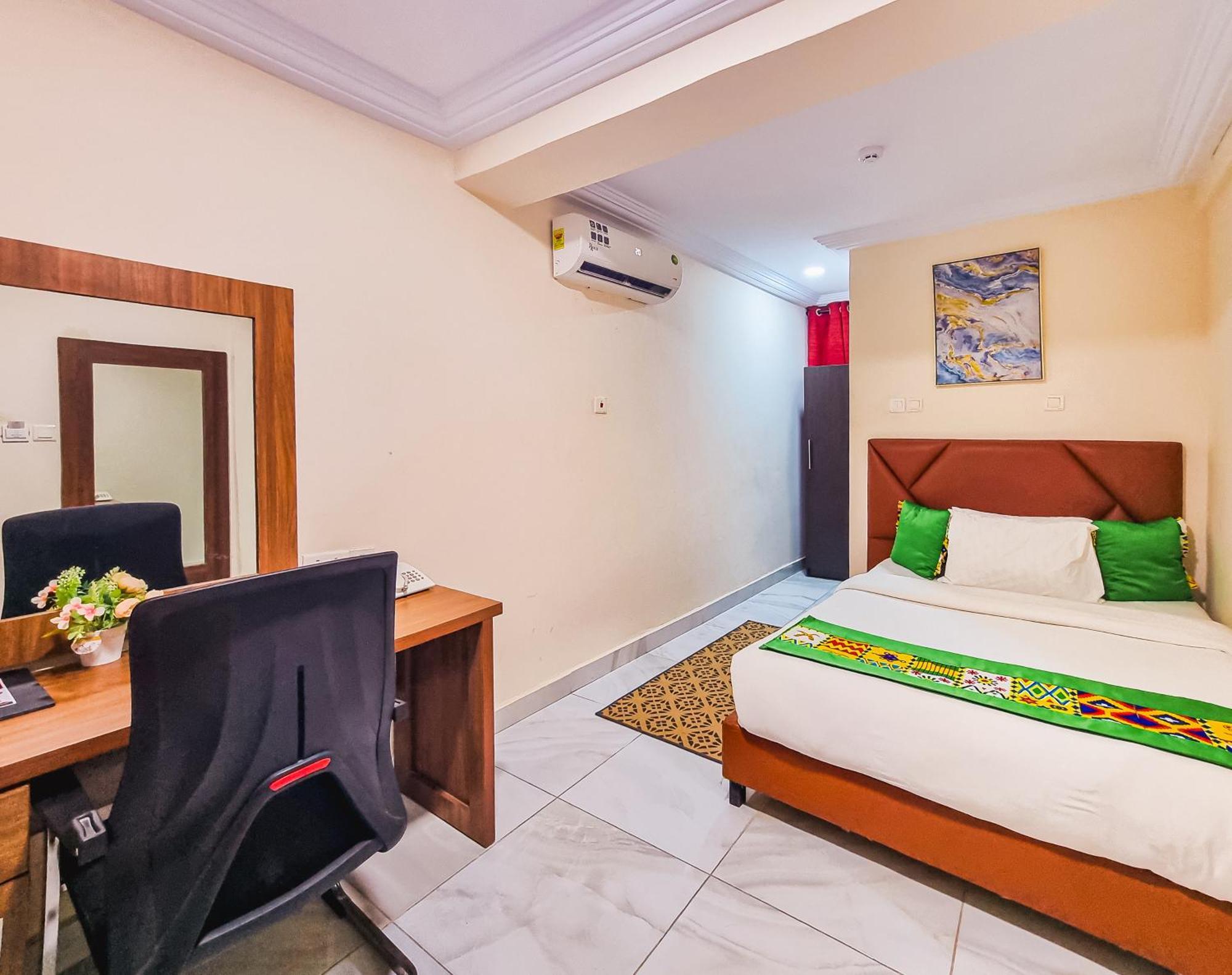 Rhogem Hotel Sekondi-Takoradi ภายนอก รูปภาพ