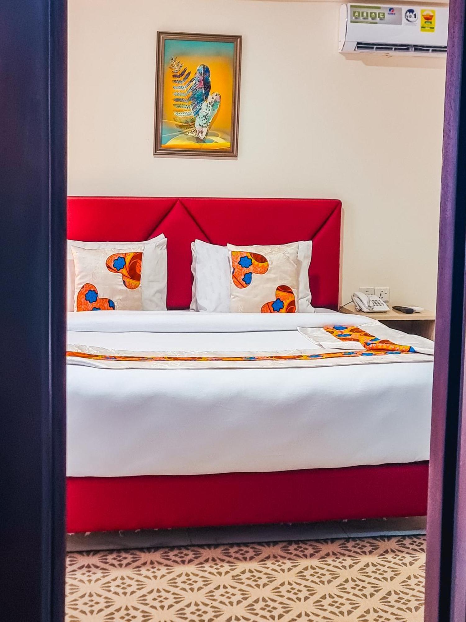 Rhogem Hotel Sekondi-Takoradi ภายนอก รูปภาพ